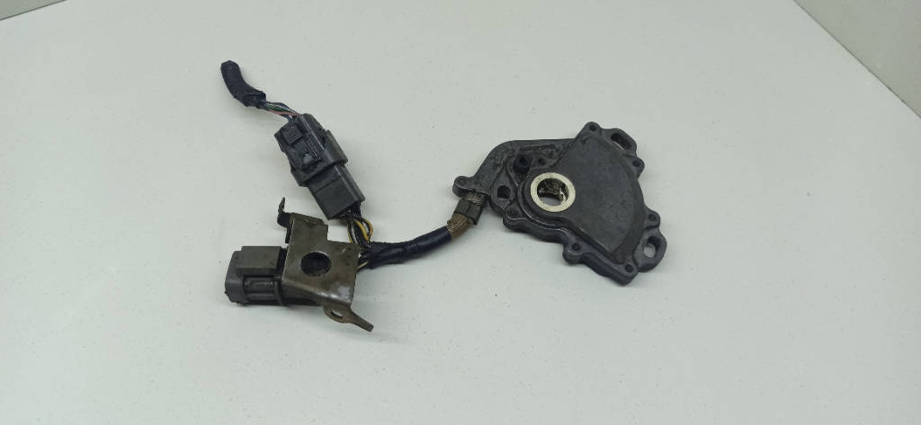 Датчик положения селектора 3191841b00 Nissan March K11 CG13DE