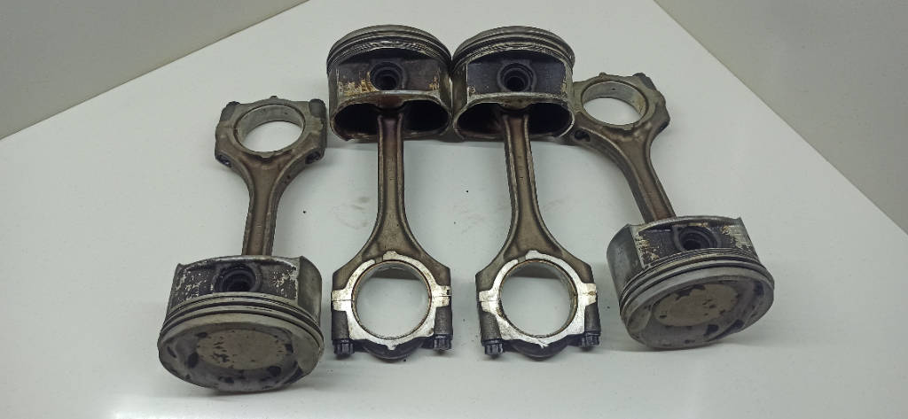 Поршень с шатуном 1321128031 Toyota Ipsum 2002 ACM26 2AZFE