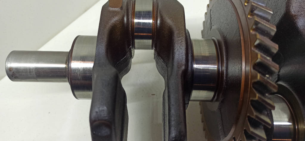 Коленвал 1340128010 Toyota Ipsum 2AZFE