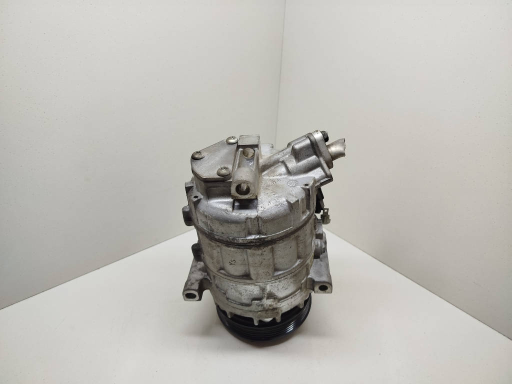 Компрессор кондиционера 926001GZ0A Nissan Serena CC25 MR20DE