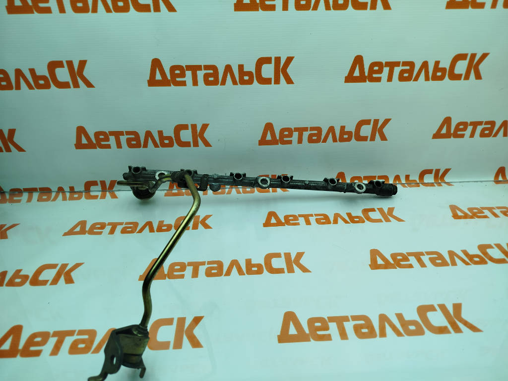 Топливная рейка 23814-70050 Toyota Mark II GX105 1GFE