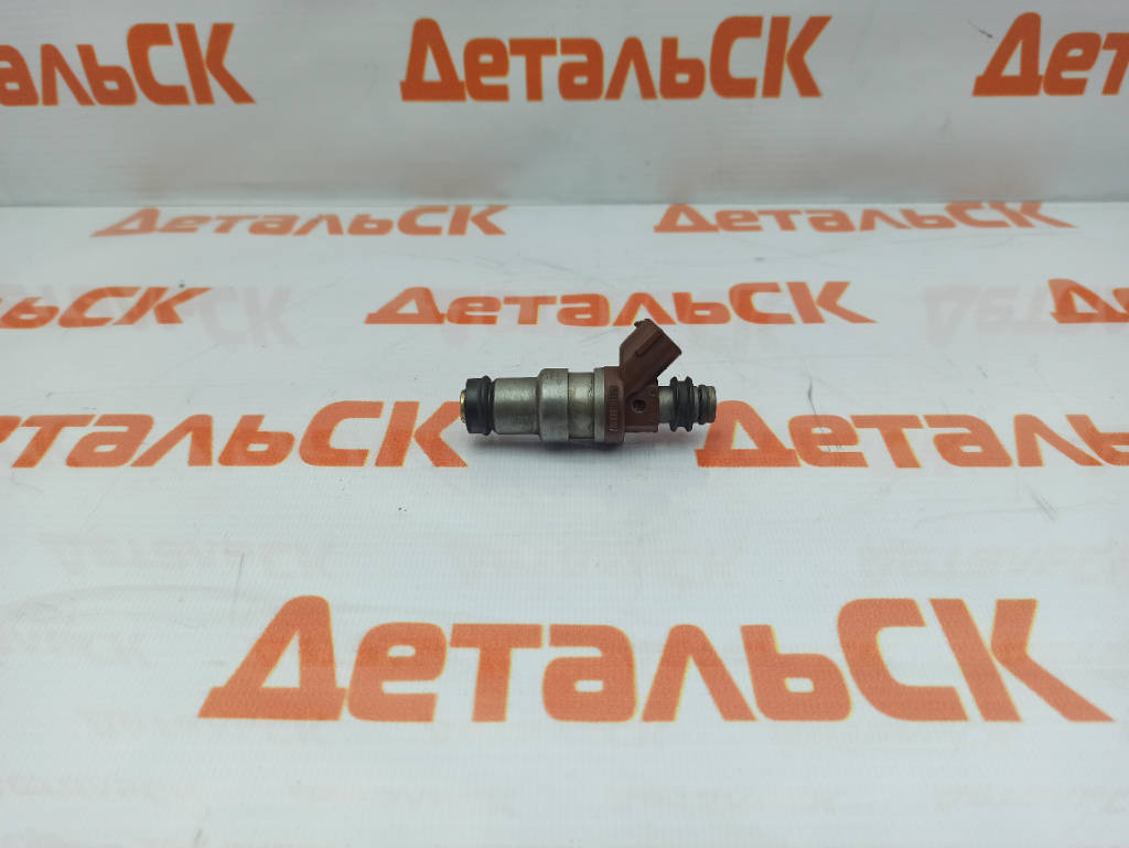 Форсунка 23209-70090 Toyota Mark II GX81 1GGE
