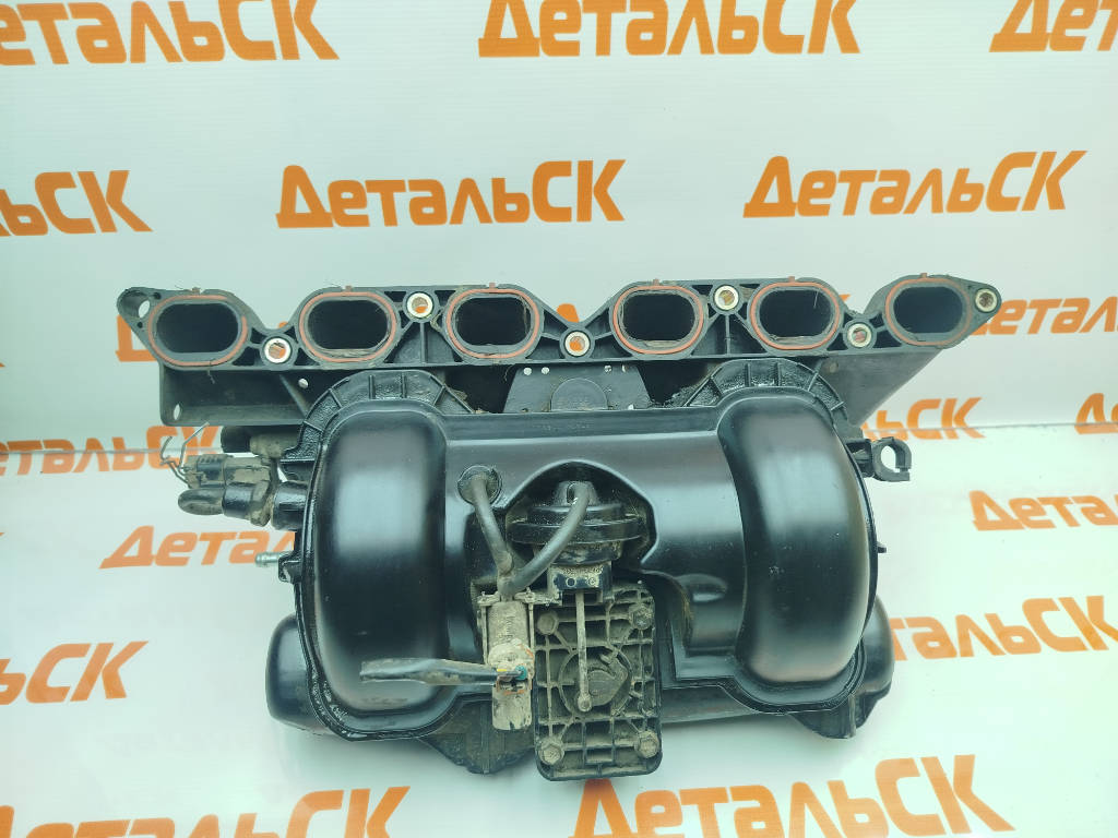 Коллектор впускной 17101-70100 Toyota Mark II GX105 1GFE