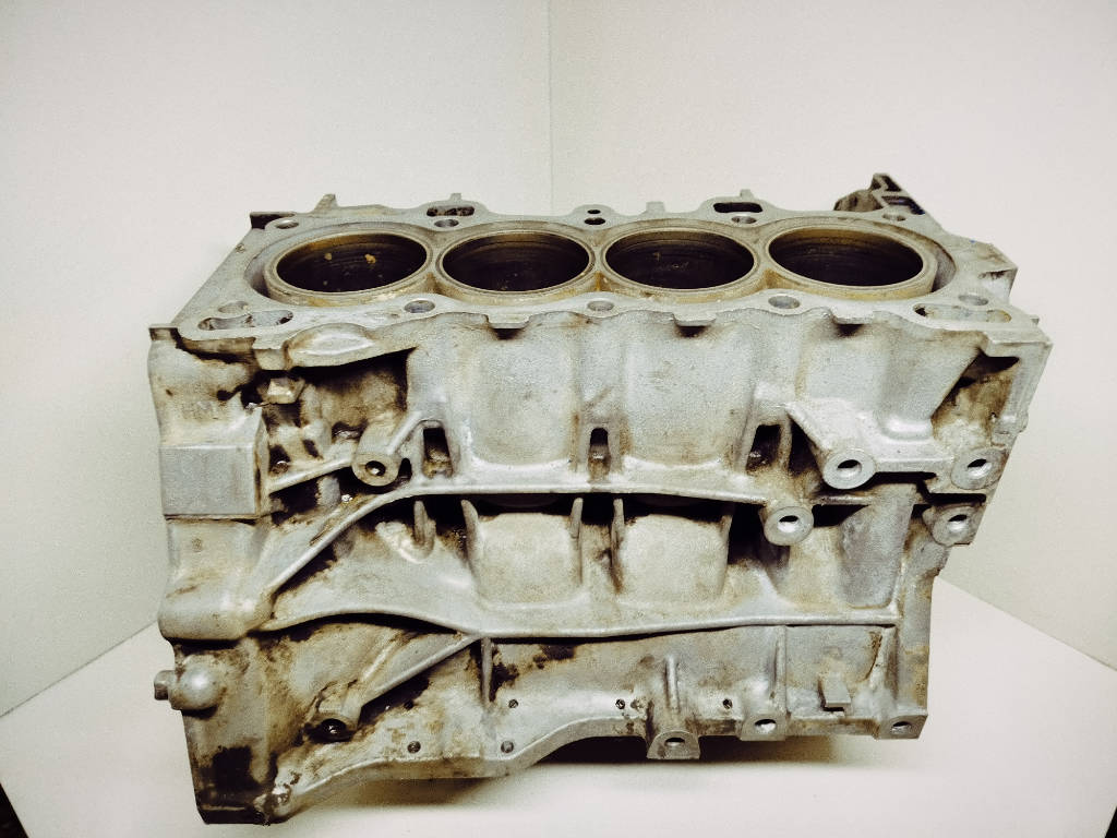 Блок цилиндров 11000-P76-800 Honda Integra DB9 ZC
