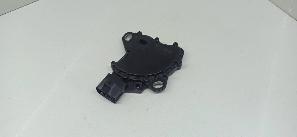 Датчик положения селектора АКПП 8617A002 Mitsubishi Outlander CW5W 4B12