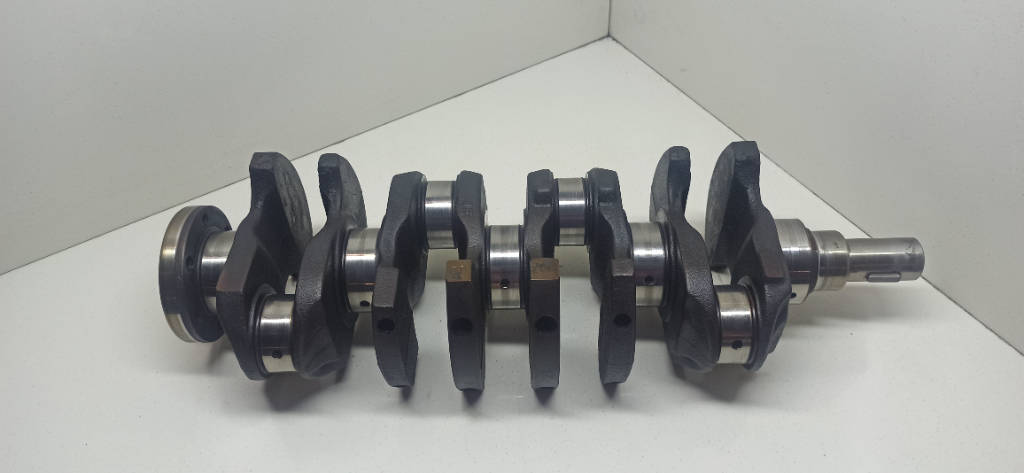 Коленвал 1340111040 Toyota Raum 5EFE