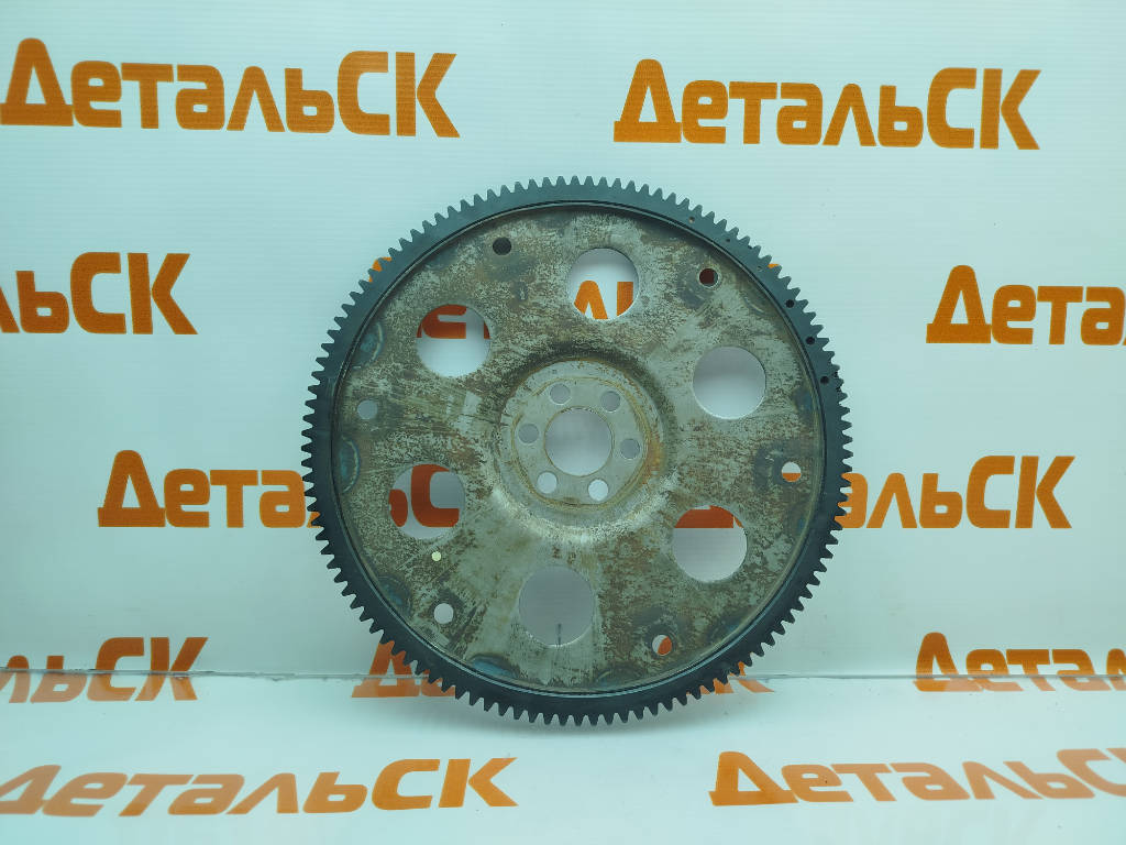 Маховик 32101-24012 Toyota Mark II GX105 1GFE
