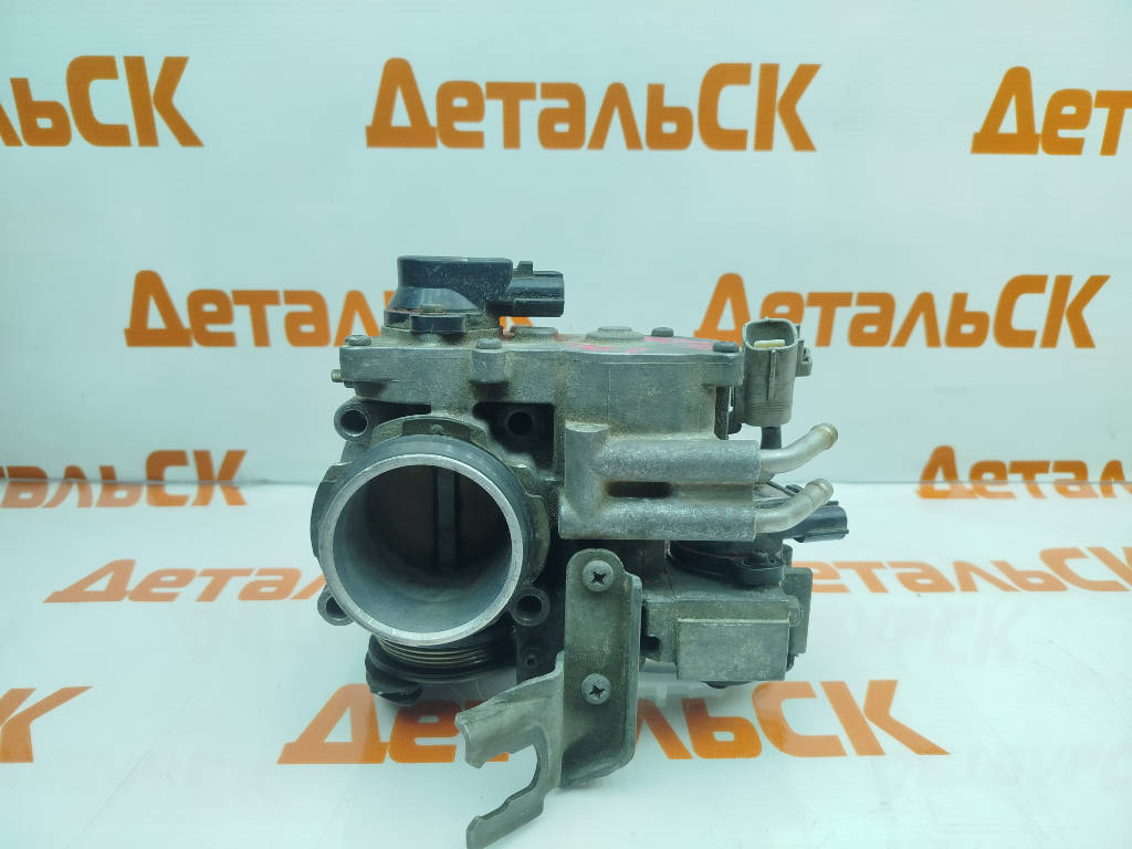 Заслонка дроссельная 22030-70020 Toyota Altezza GXE10 1GFE