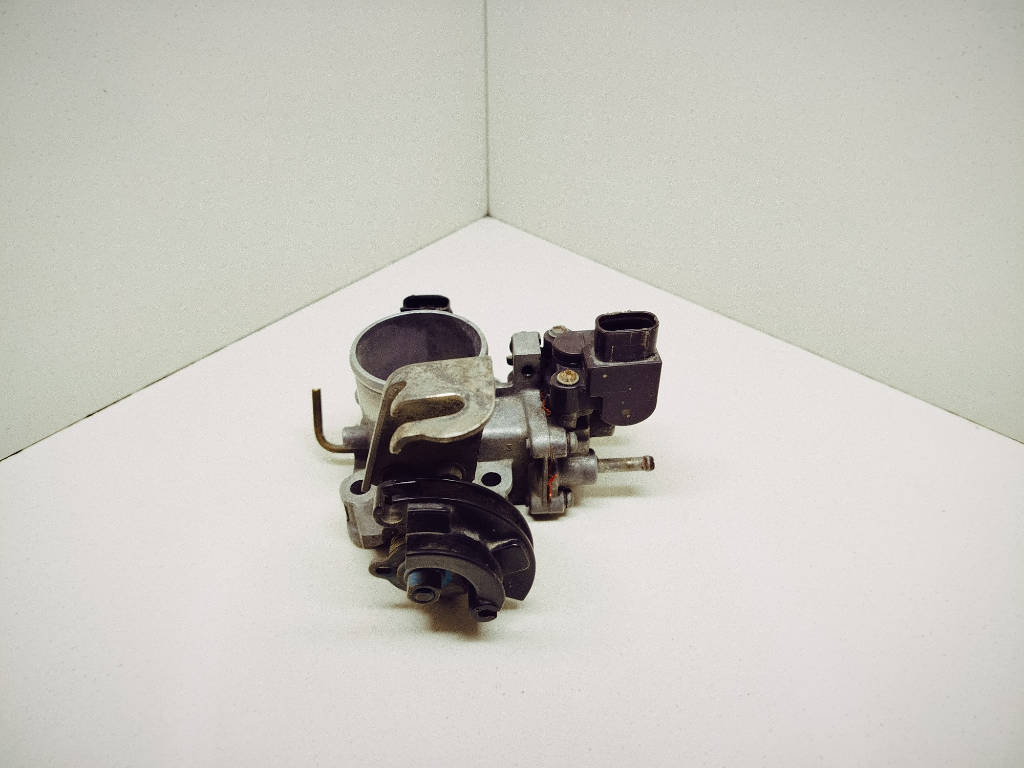 Заслонка дроссельная 22210-11600 Toyota Corsa EL51 4EFE