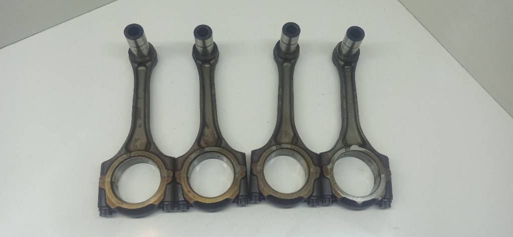 Шатун 1320129038 Toyota Wish 1ZZFE