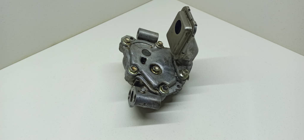 Насос масляный 1510028020 Toyota Ipsum 2002 2AZFE