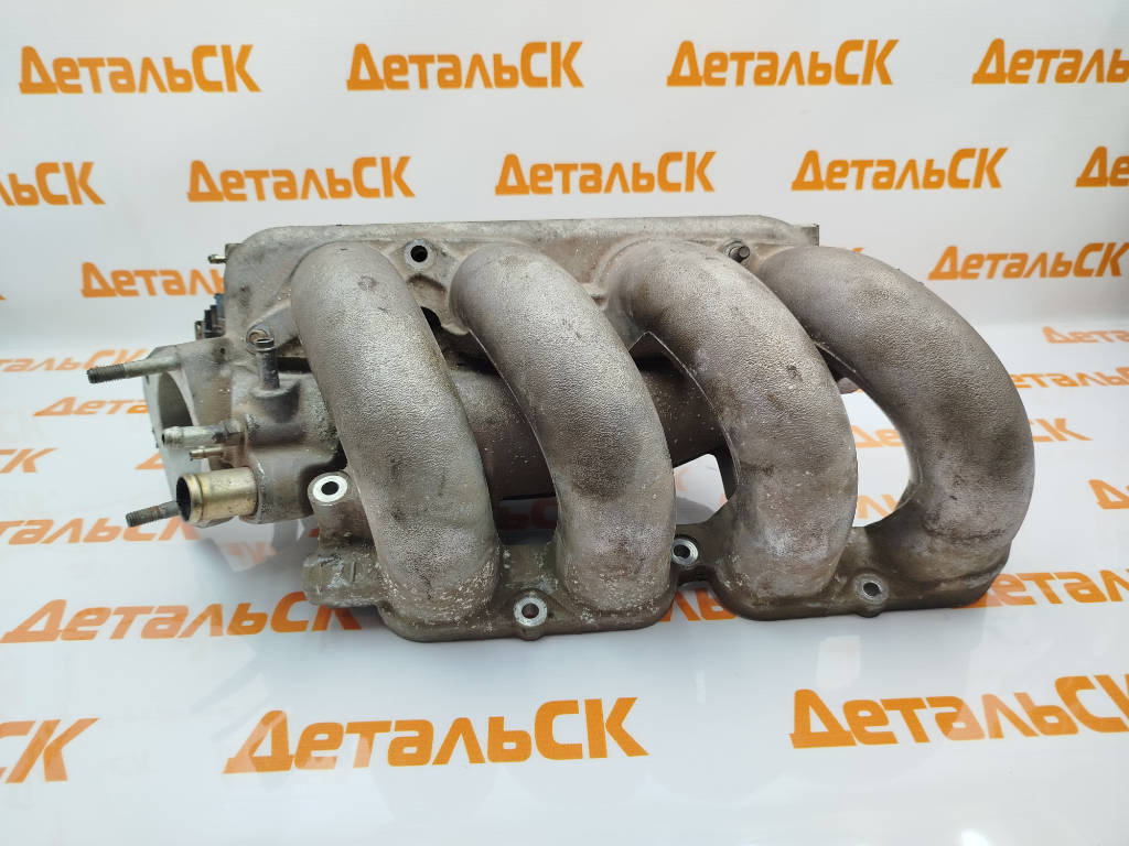 Коллектор впускной 17111-88601 Toyota Voltz ZZE137 2ZZGE