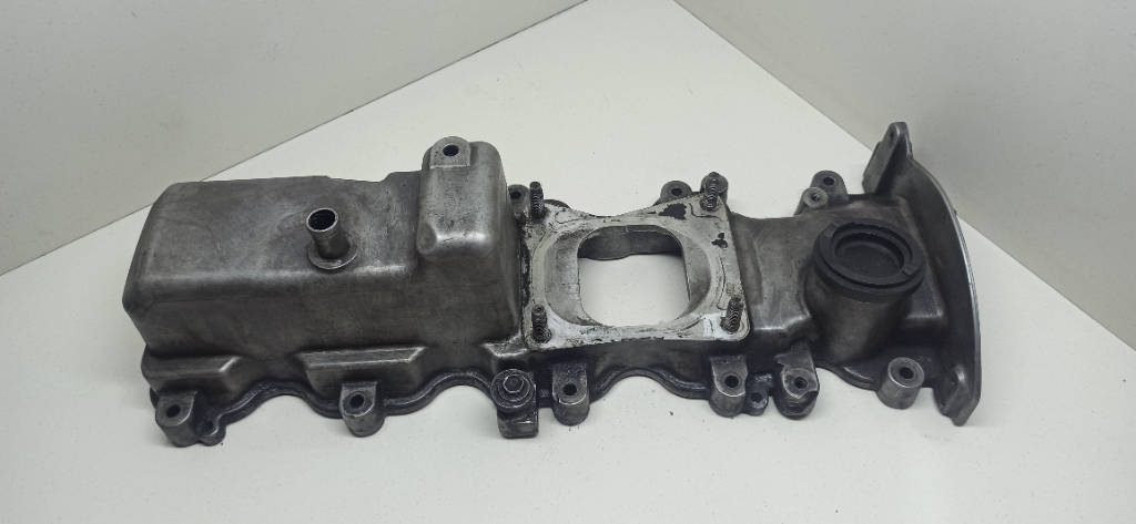Крышка головки блока цилиндров 11201-64150 Toyota Town Ace Noah CR50G 3CT