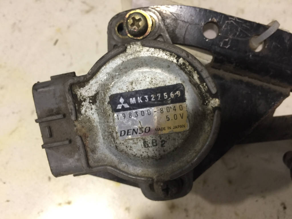 Педаль газа MK327569 Mitsubishi Canter
