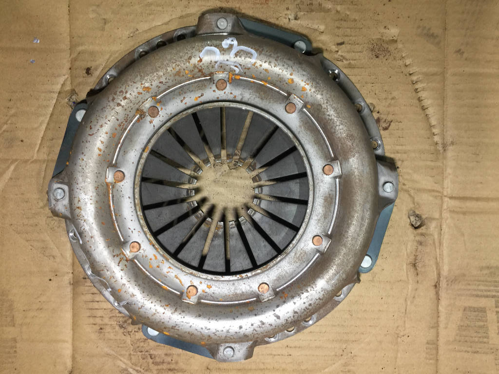 Корзина сцепления Mitsubishi Canter 4D33 ME500850