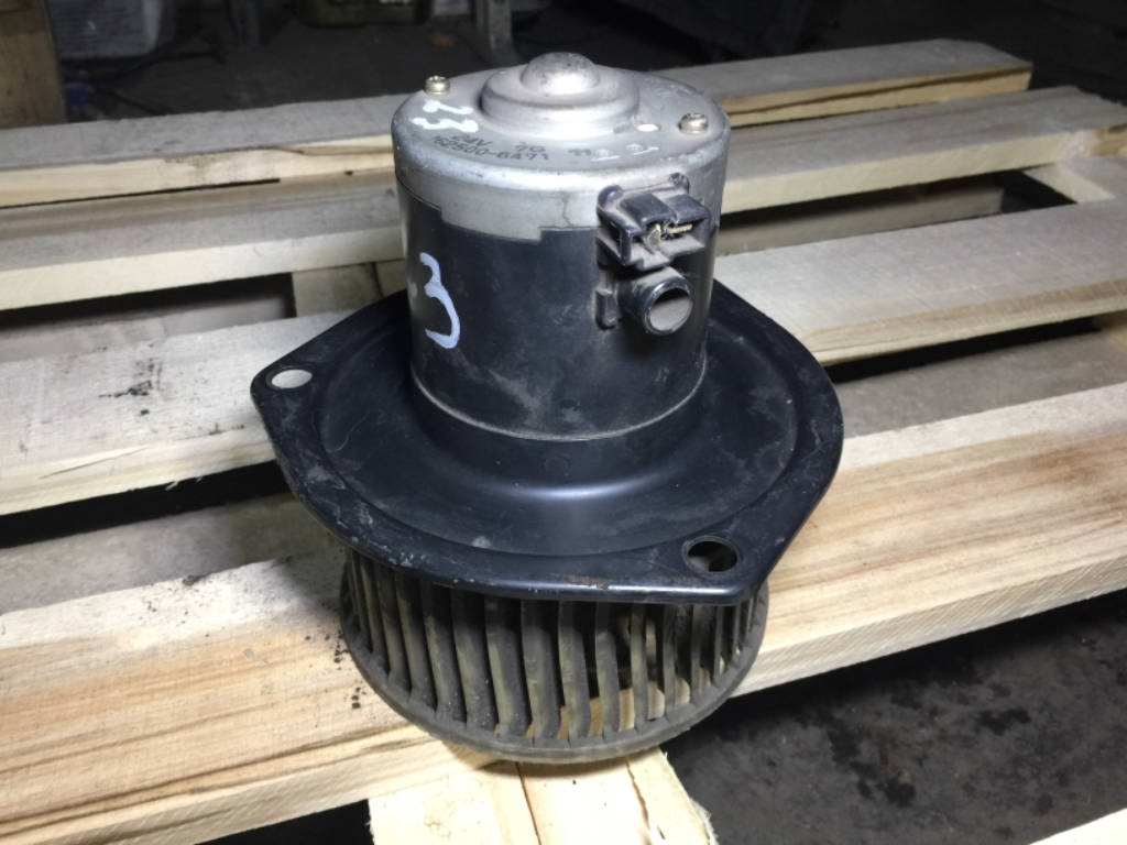 Мотор вентилятора печки Mitsubishi Fuso