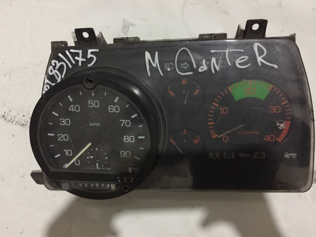 Панель приборов MB555717 Mitsubishi Fuso Canter