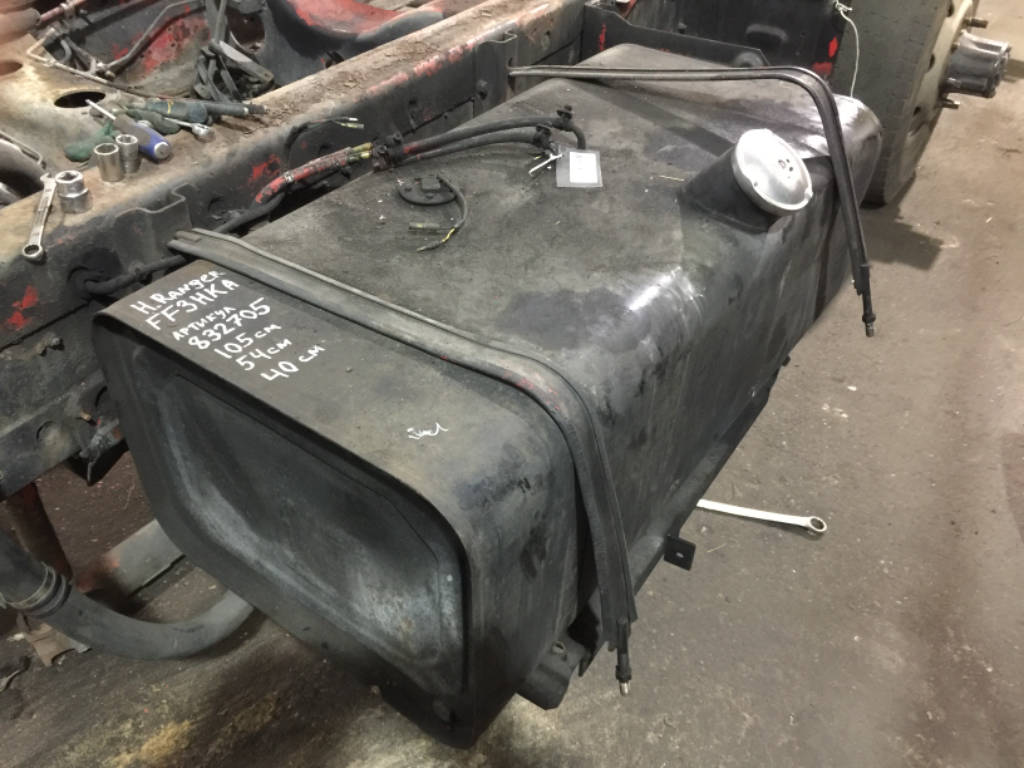 Бак топливный Hino Ranger 105-54-40см 226 литров FF3HKA