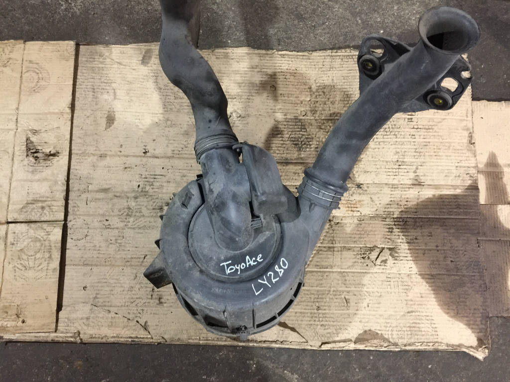 Корпус воздушного фильтра Toyota ToyoAce LY280 5L