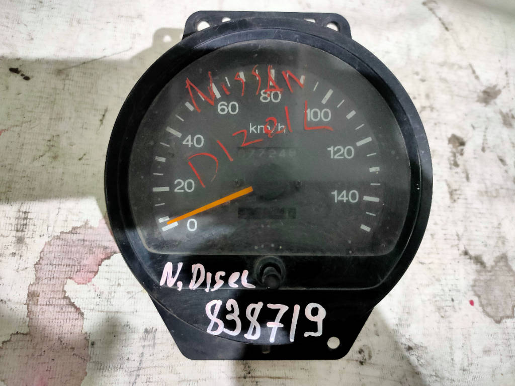 Спидометр Nissan Diesel
