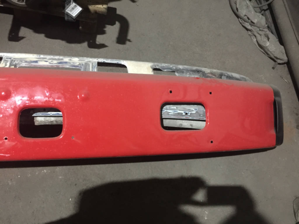 Бампер NS03040100 Nissan Diesel CW520