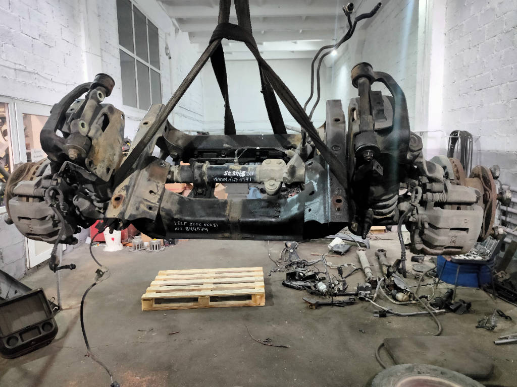 Балка Isuzu ELF 2006 NKR81 4HL1-1