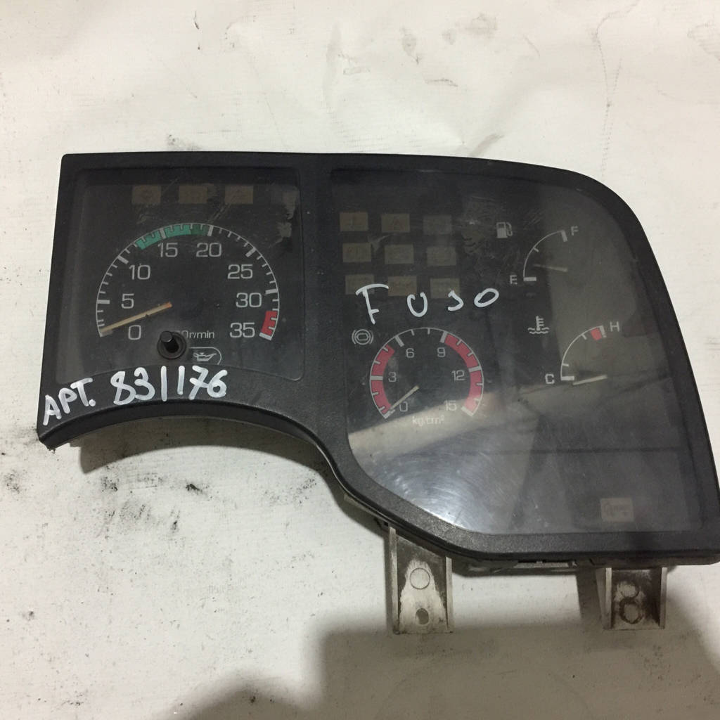Панель приборов Mitsubishi Fuso MC858512