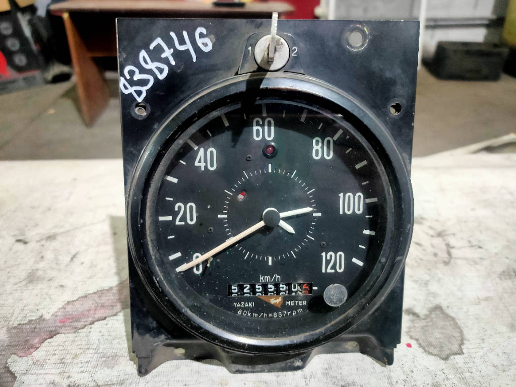 Спидометр Nissan Diesel