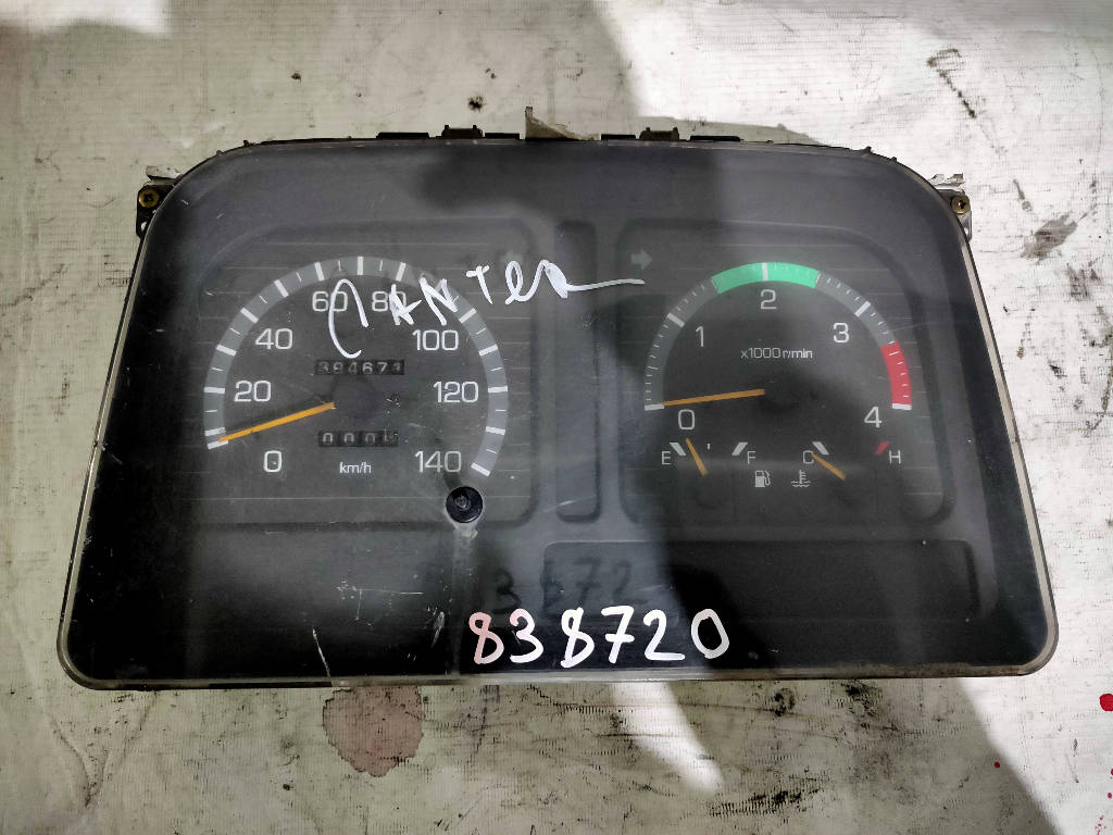 Панель приборов Mitsubishi Canter