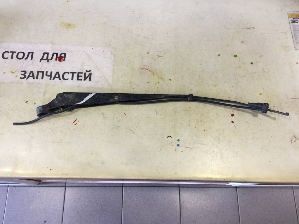 Держатель щетки стеклоочистителя Hino Ranger