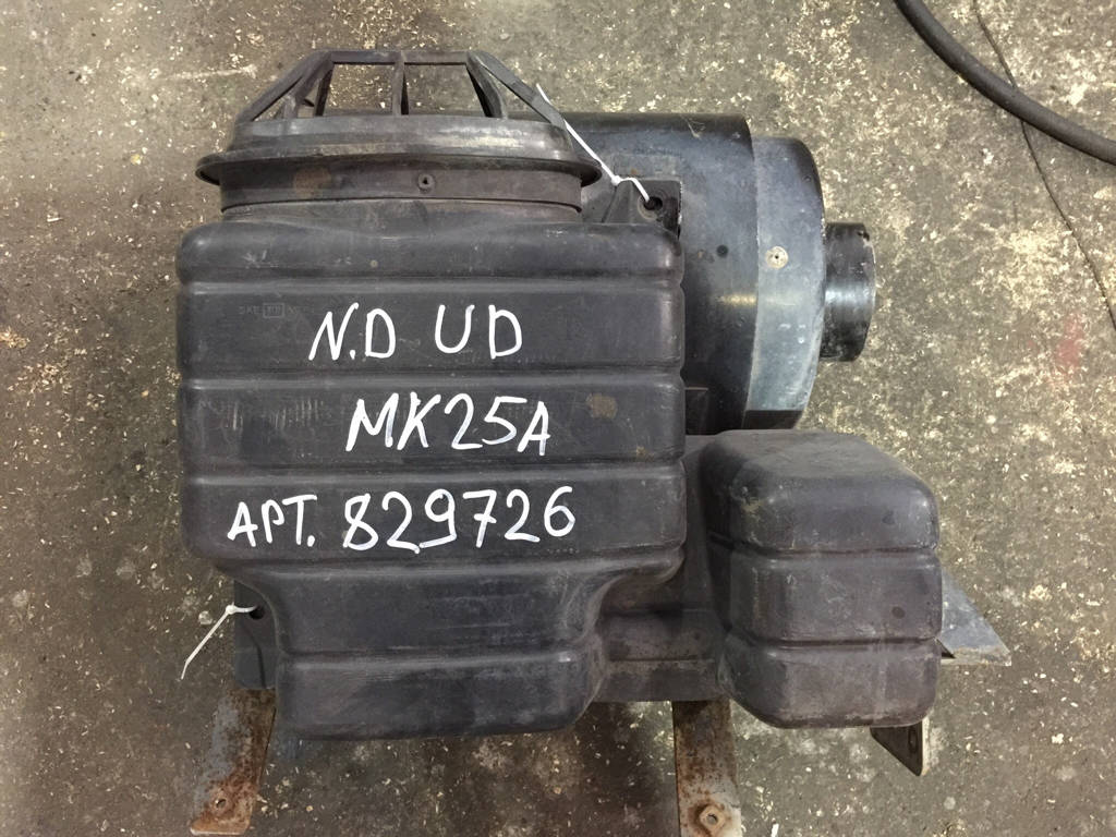 Корпус воздушного фильтра Nissan Diesel UD MK25A FE6
