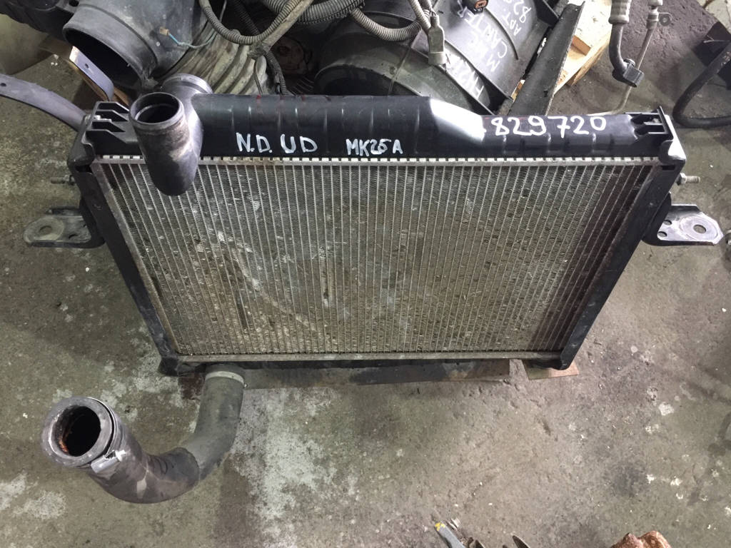 Радиатор двигателя Nissan Diesel UD FE6