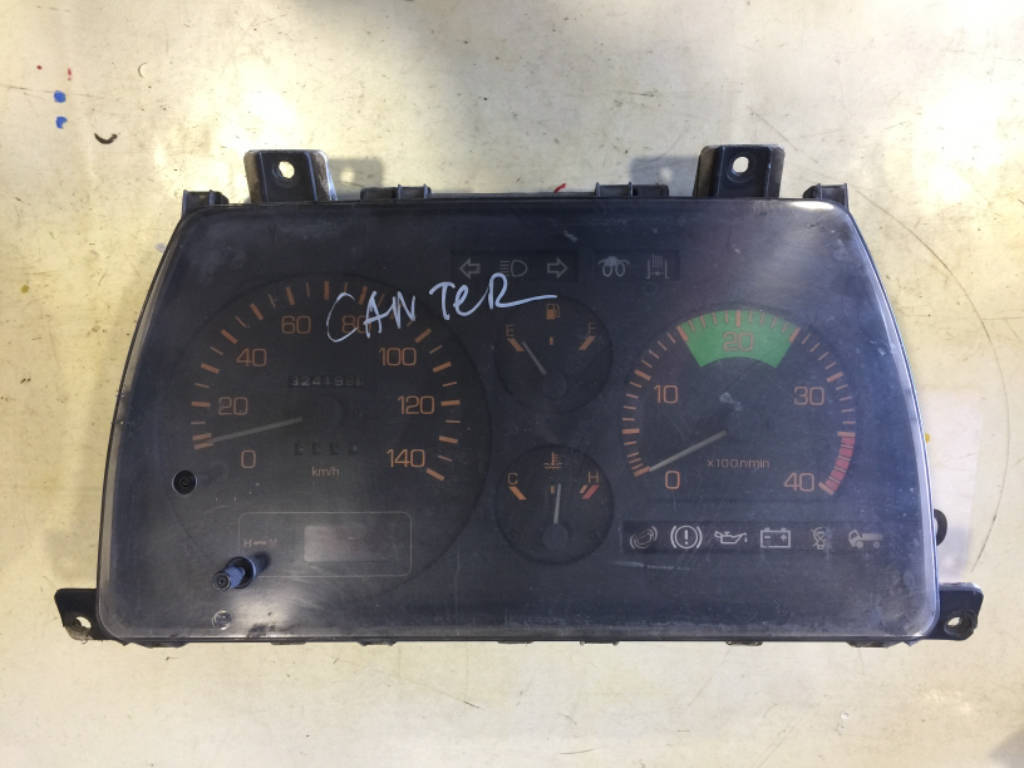 Панель приборов Mitsubishi Canter MB555716