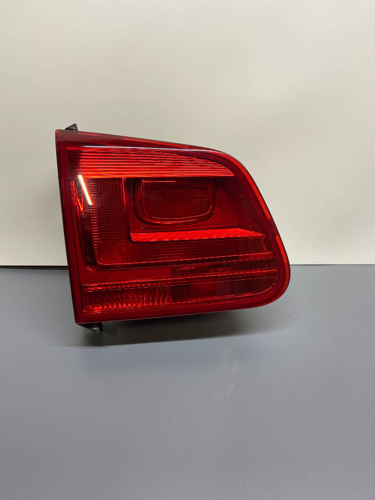 Задний фонарь левый 5N0.945.093.H.08S Volkswagen Tiguan 2013 5N2 CCZ