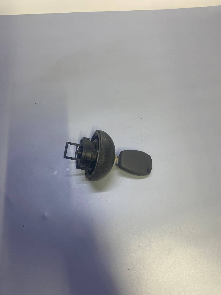Крышка топливного бака 7700611624 Renault Logan 2013 LS0H K7M 710