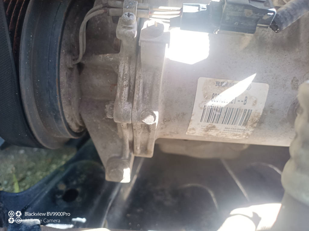 Кoмплeкт для устанoвки кoндициoнepa 82 01 025 121 Renault Logan 2014 L8 K7M