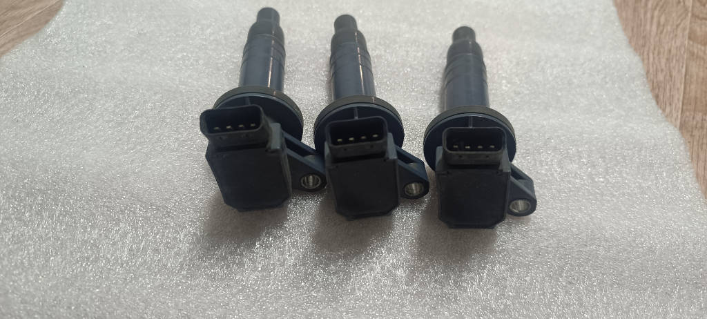 Катушка зажигания Toyota Wish 2003 ZNE14 1ZZFE