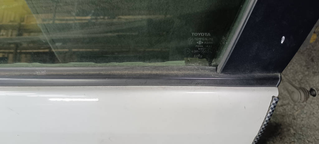 Молдинг стекла левый передний Toyota Prius 2009 NHW20 1NZFXE