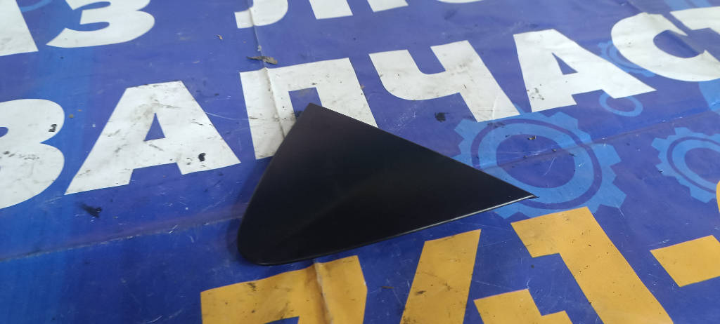 Уголок крыла правая 6011752030 Toyota Vitz 2010 KSP90 1KRFE