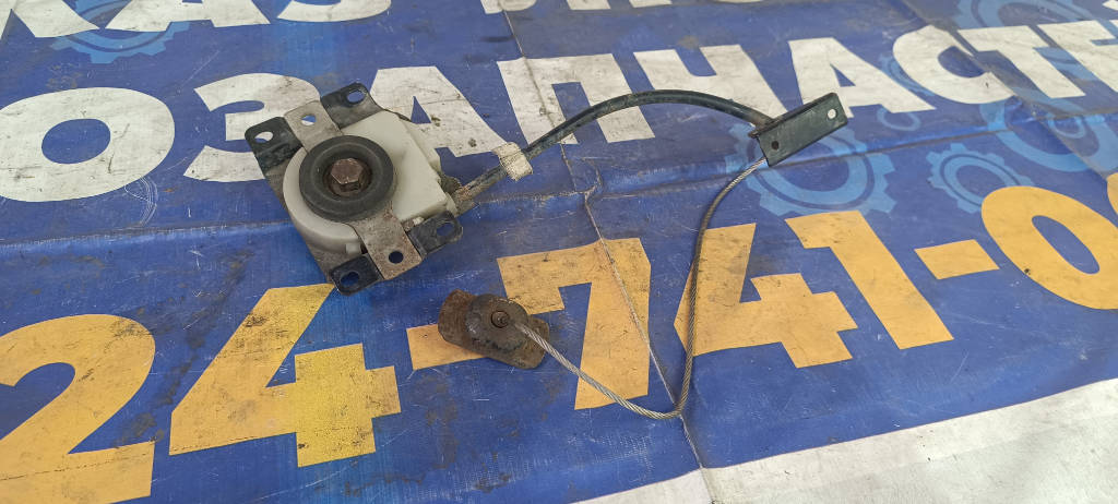 Крепление запасного колеса Toyota Wish 2003 ZNE14 1ZZFE