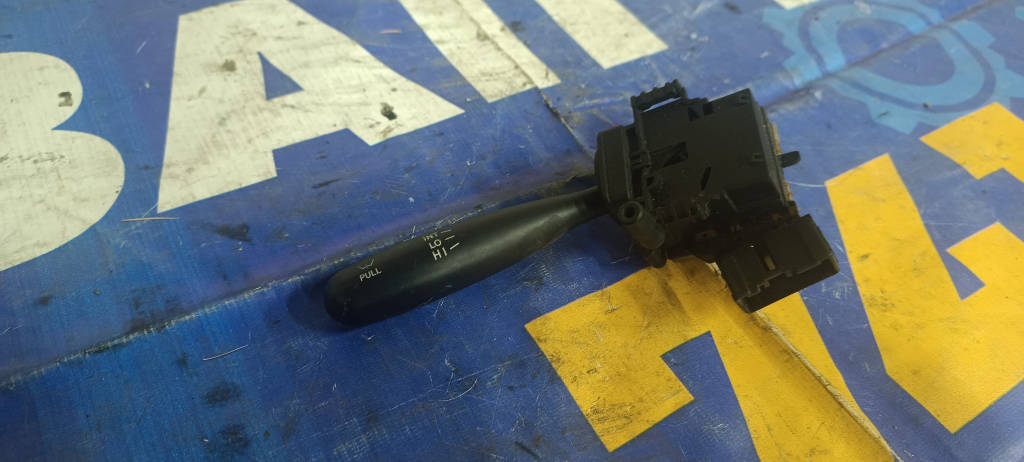 Блок подрулевых переключателей левый дворники 8465252140 Toyota Prius 2009 NHW20 1NZFXE