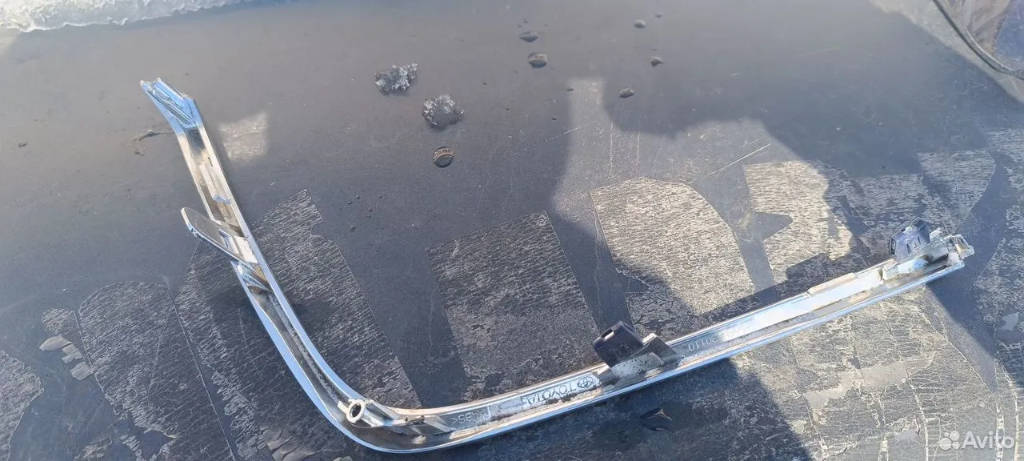 Молдинг бампера передний правый Crown RS ARS220