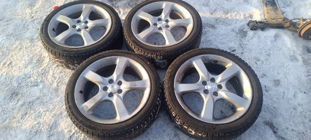 Комплект Японского литья R17 на зимней резине Triangle 215/45R17 5x100