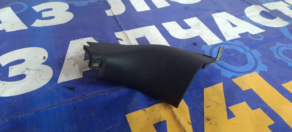 Накладка на ковролин порога правый передний 6211152120 Toyota Vitz 2010 KSP90 1KRFE