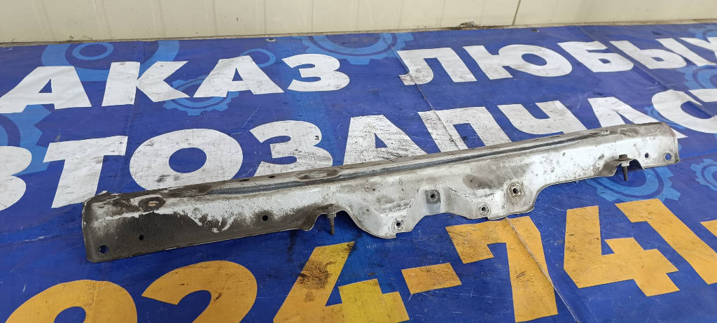 Планка радиатора 5321652010 Toyota Platz 2000 SCP11 1SZFE
