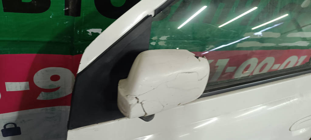 Зеркало левое Toyota Platz 2000 SCP11 1SZFE