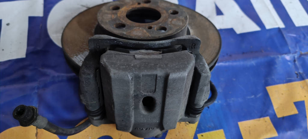 Суппорт тормозной правый передний 4773047050 Toyota Prius 2009 NHW20 1NZFXE