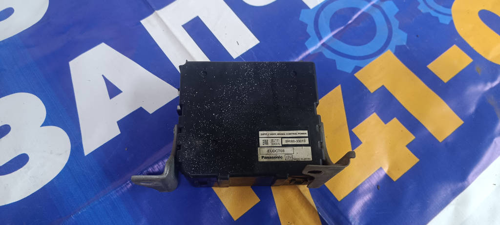 Блок управления стояночным тормозом 8968033010 Toyota Prius 2009 NHW20 1NZFXE