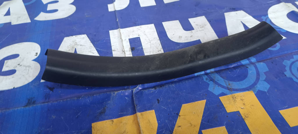 Накладка на ковролин правый задний 6791752140 Toyota Vitz 2010 KSP90 1KRFE