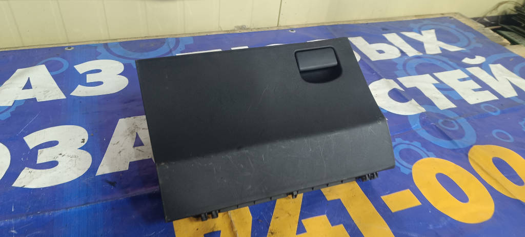 Бардачок 5555052150 Toyota Vitz 2010 KSP90 1KRFE